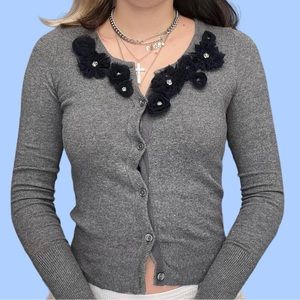 Abercrombie and Fitch gray cardigan with navy flowers  size large